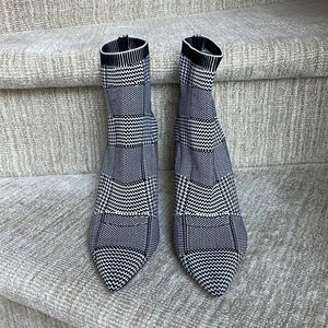 Something navy plaid sock boot size 7.5